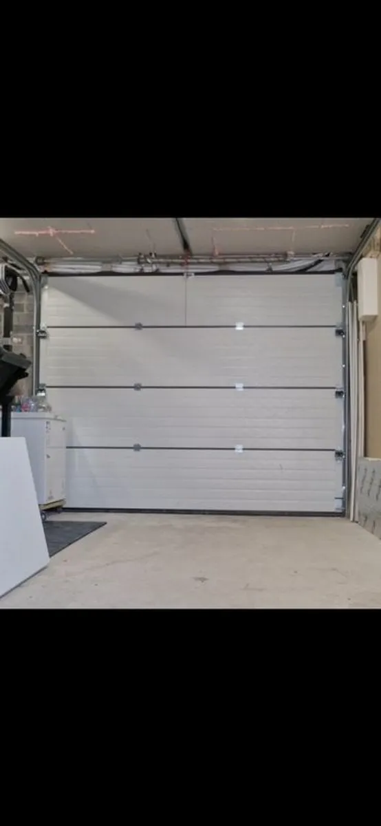 garage door - Image 2