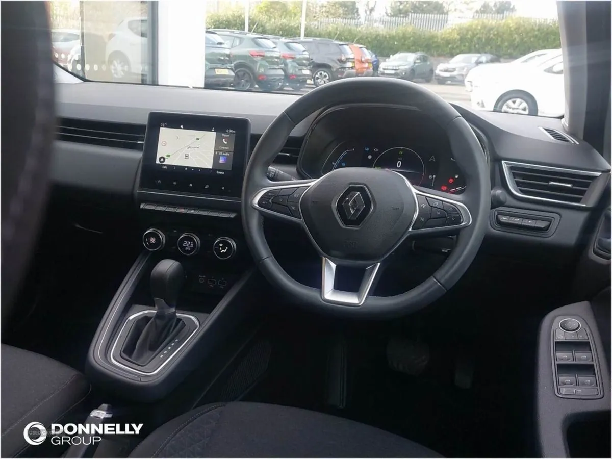 Renault Clio 1.6 E-tech Hybrid 140 Iconic Edition - Image 4