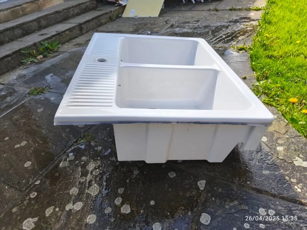 Double Sink - Image 4