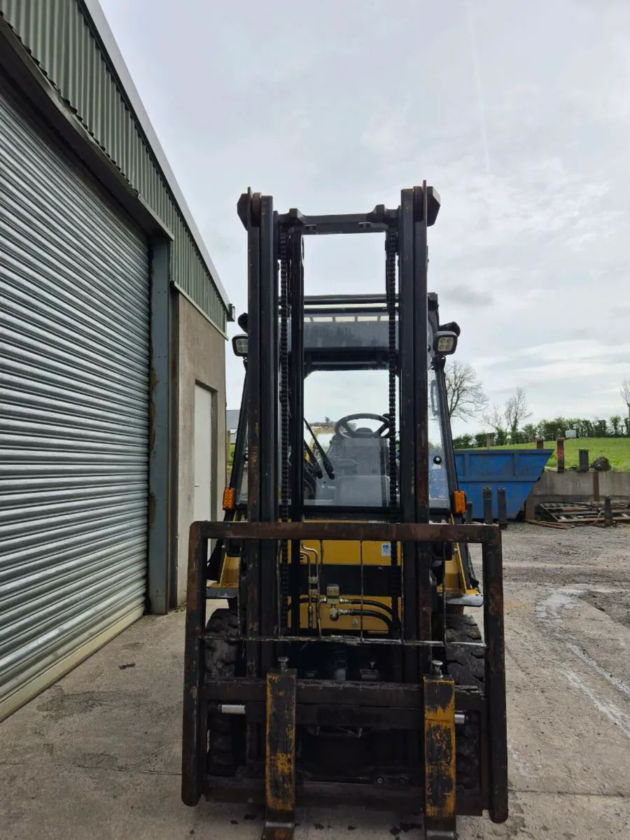 2019 Cat Forklift # ONLY 693HRS !!! # - Image 4