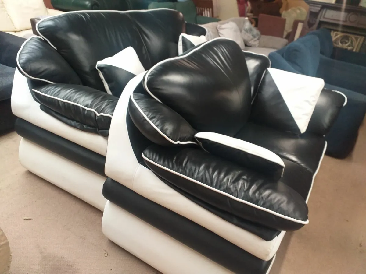 Suites, sofas, recliners, armchairs, sofa beds - Image 4