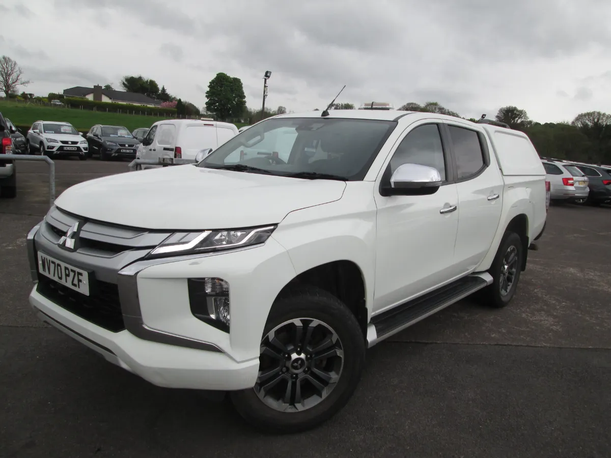 2020  Mitsubishi  L200  2.3  DID  WARRIOR  AUTOMAT - Image 2