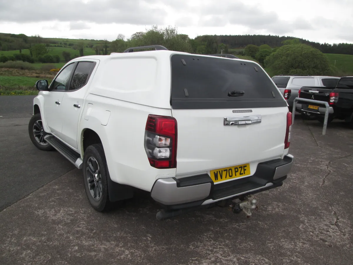 2020  Mitsubishi  L200  2.3  DID  WARRIOR  AUTOMAT - Image 4