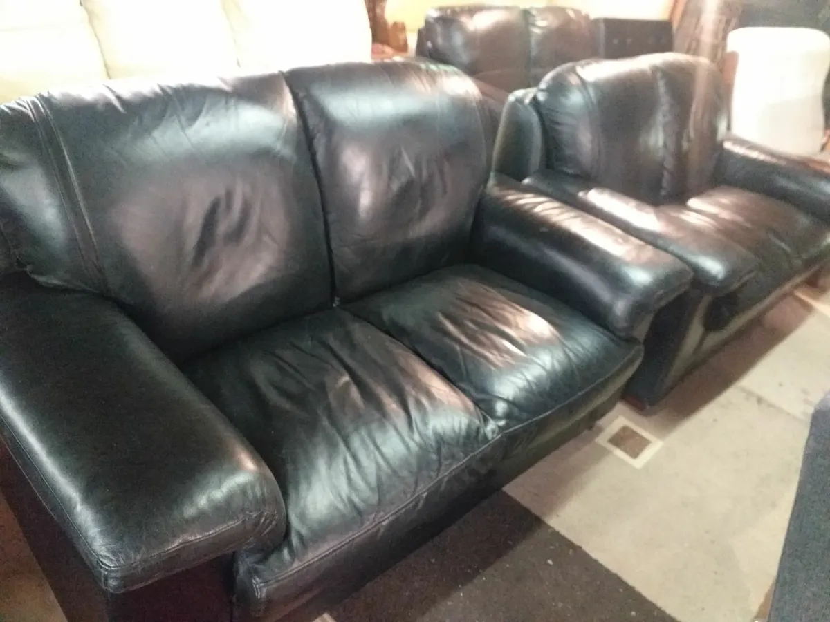 Suites, sofas, recliners, armchairs, sofa beds - Image 1