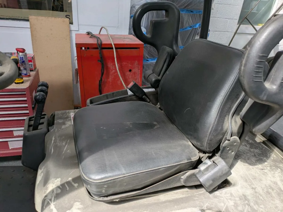 Crown sc electric forklift - Image 4