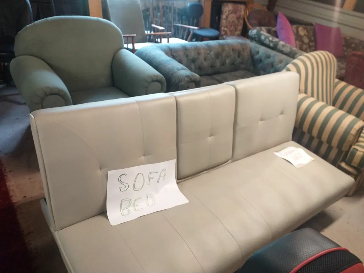 Suites, sofas, recliners, armchairs, sofa beds - Image 1