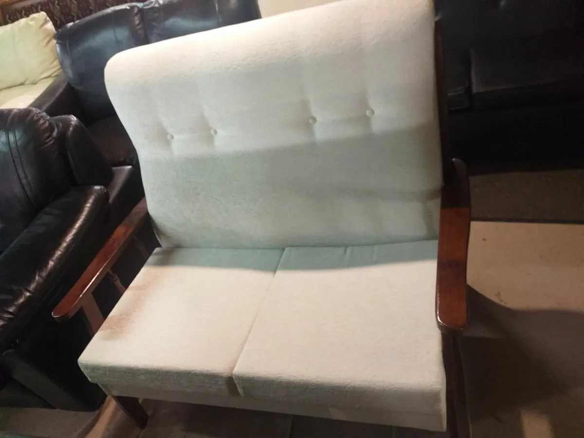 Suites, sofas, recliners, armchairs, sofa beds - Image 4