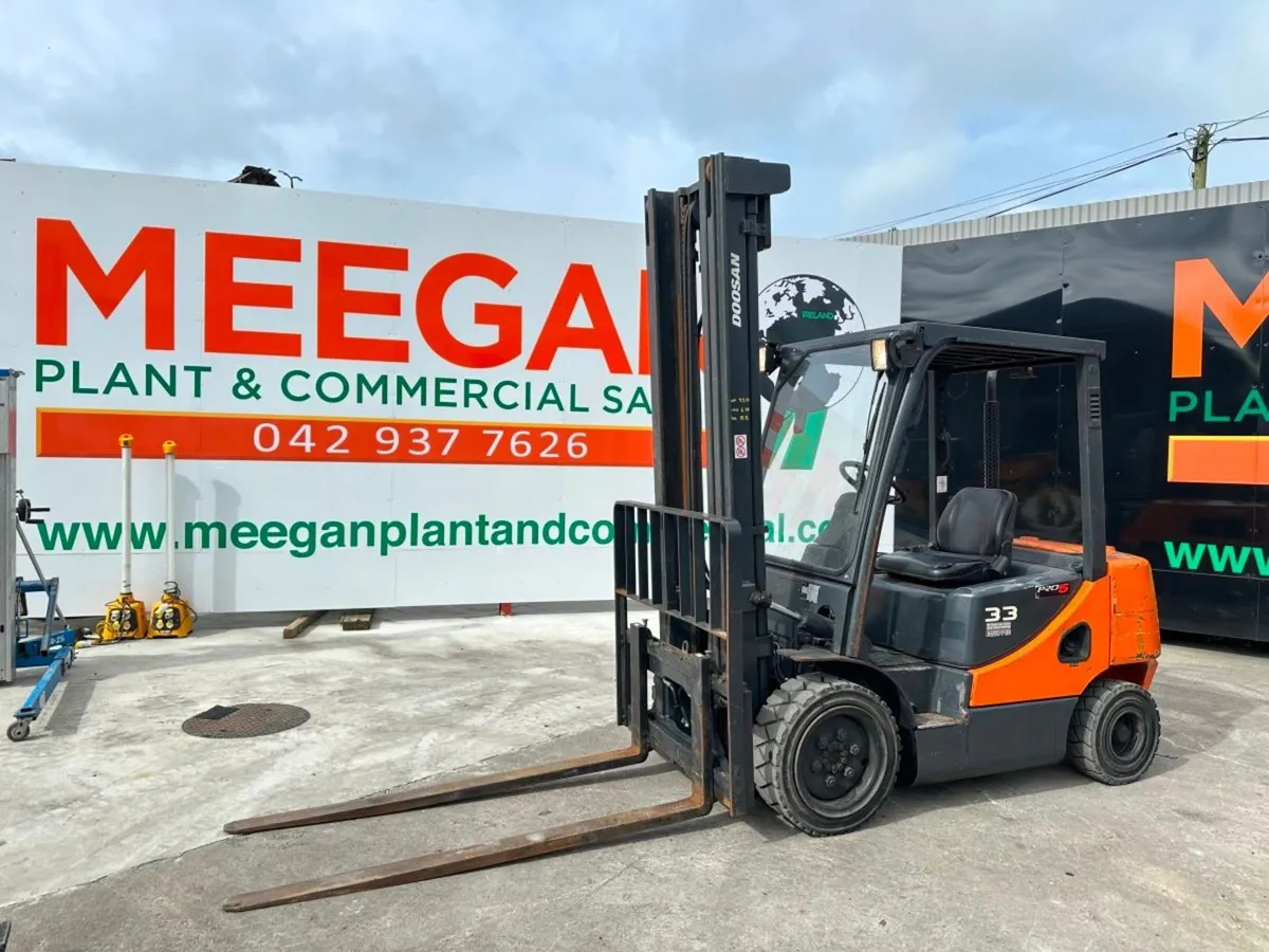 2012 DOOSAN 3.3 TON FORKLIFT......3,000 HOURS. - Image 3