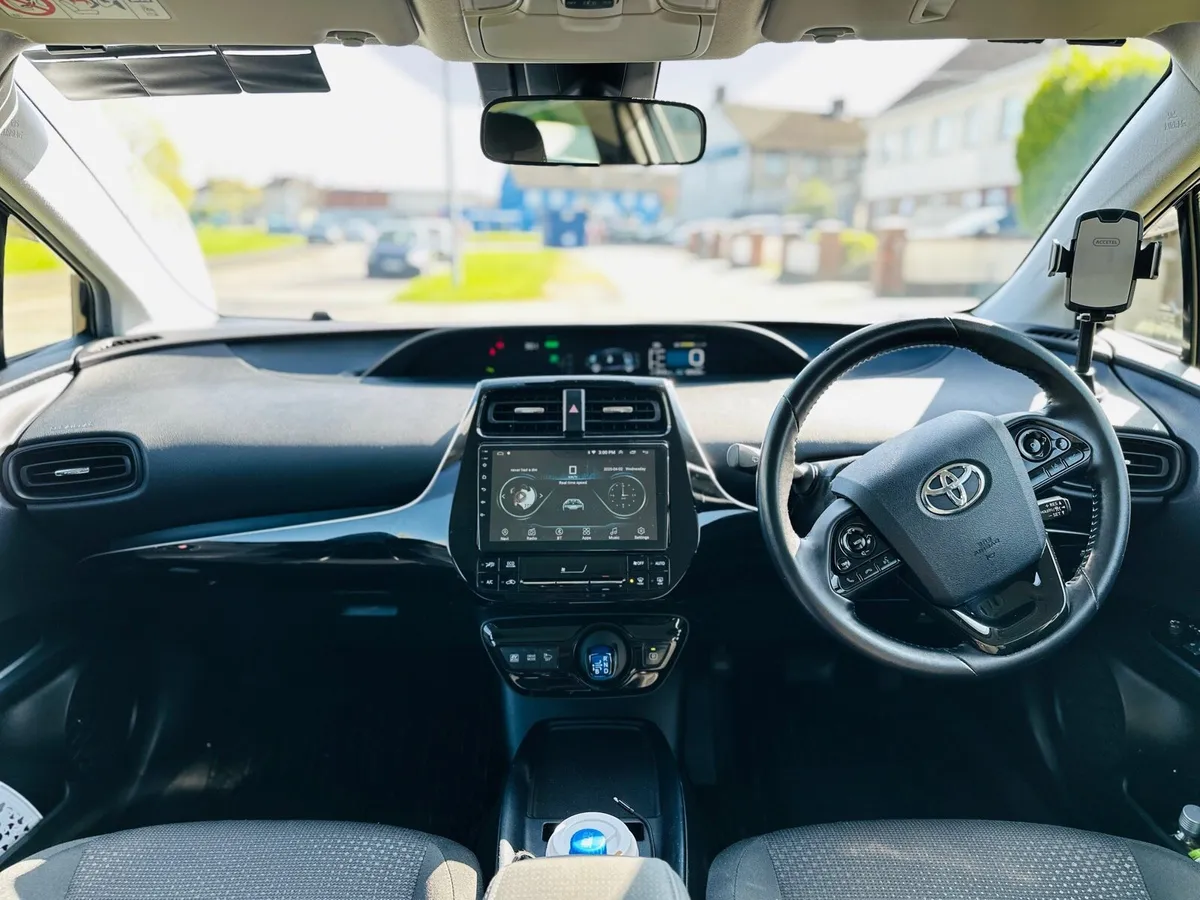 Toyota Prius 2019 Black - Image 4