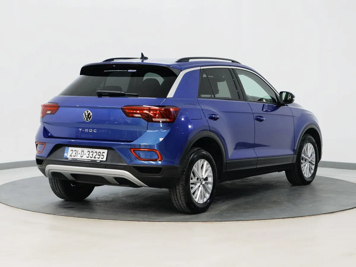 *74* 2023 Volkswagen T-Roc 1.0 LIFE - Image 4