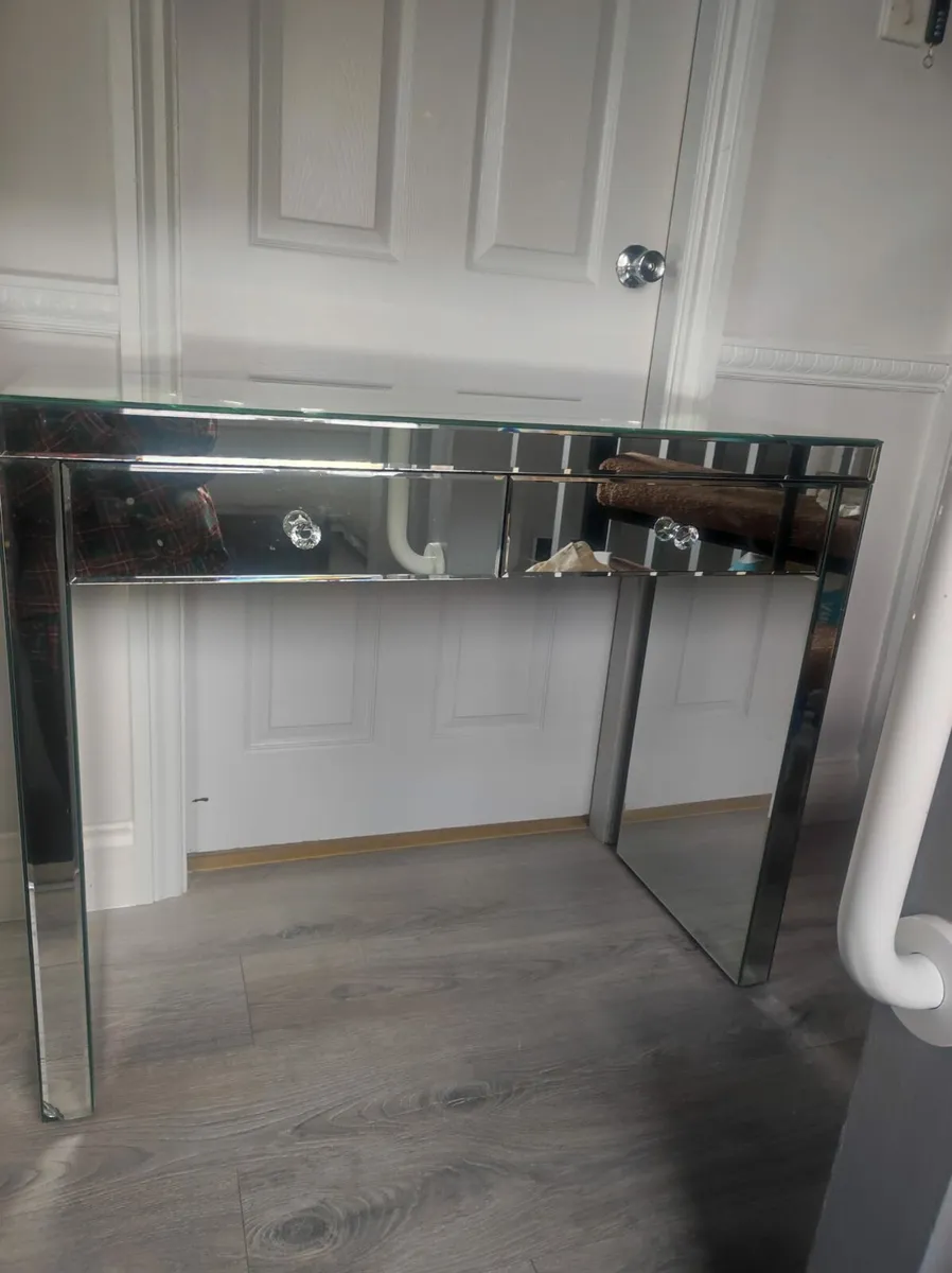 Mirrored dresser/console table - Image 1