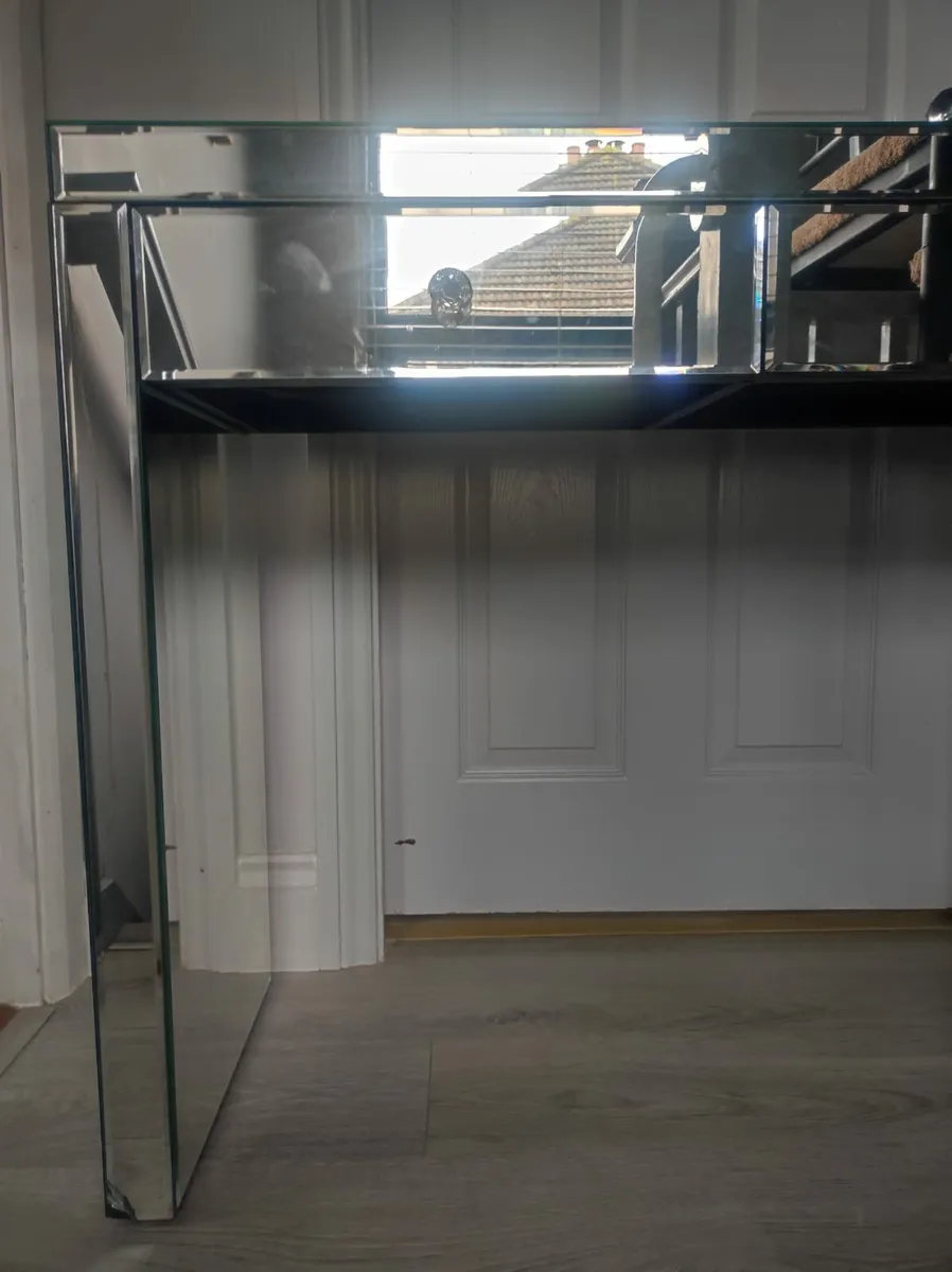 Mirrored dresser/console table - Image 2