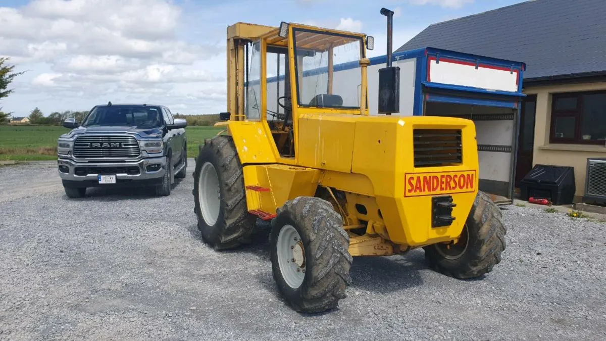 Fork lift Rough Terrain - Image 2