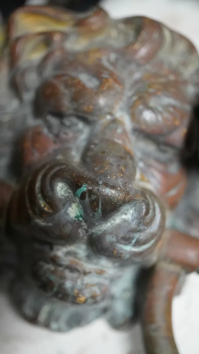 Antique Victorian Copper Alloy Lion Head Door Knoc - Image 3
