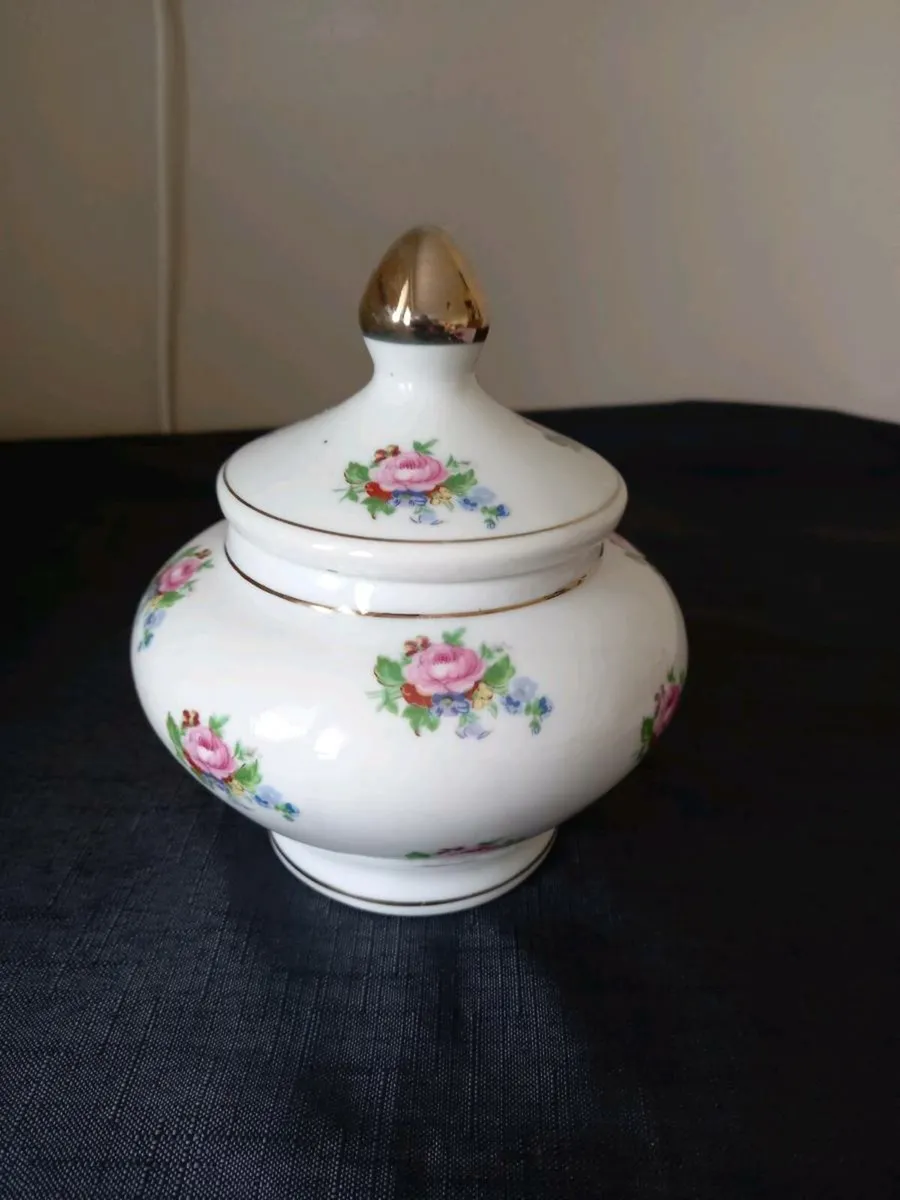 China Cookie Jar - Image 1