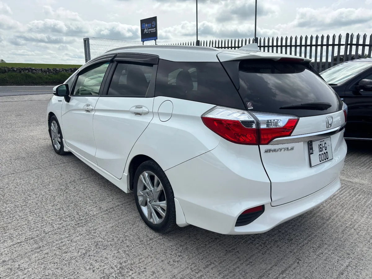 Honda Fit Suttle Hybrid 2016 - Image 3
