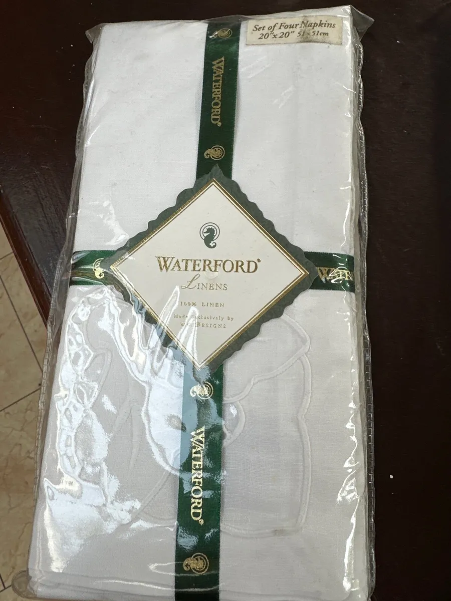 Waterford Linen Table Cloth & Napkins - Image 2
