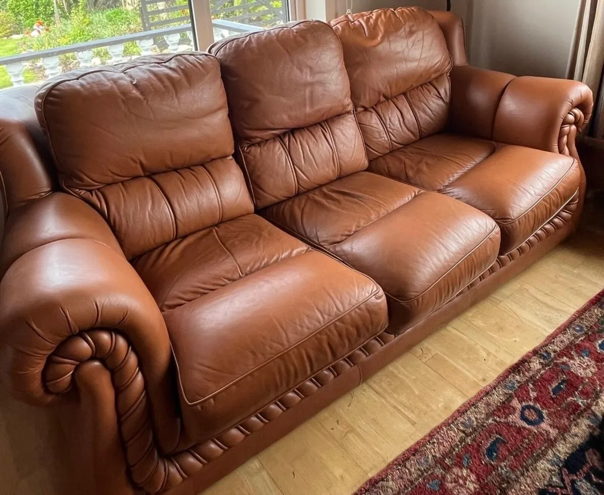 Sofa and chairs - Image 1