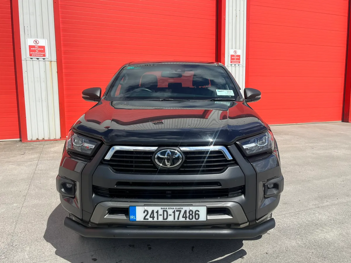 2024 Toyota Hilux Invincible - Image 2