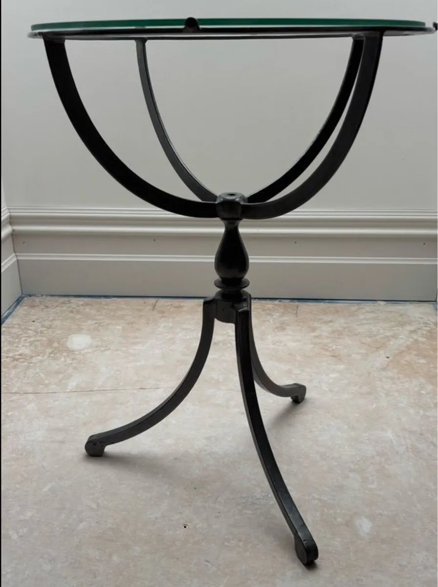 Circular iron coffee table - Image 2