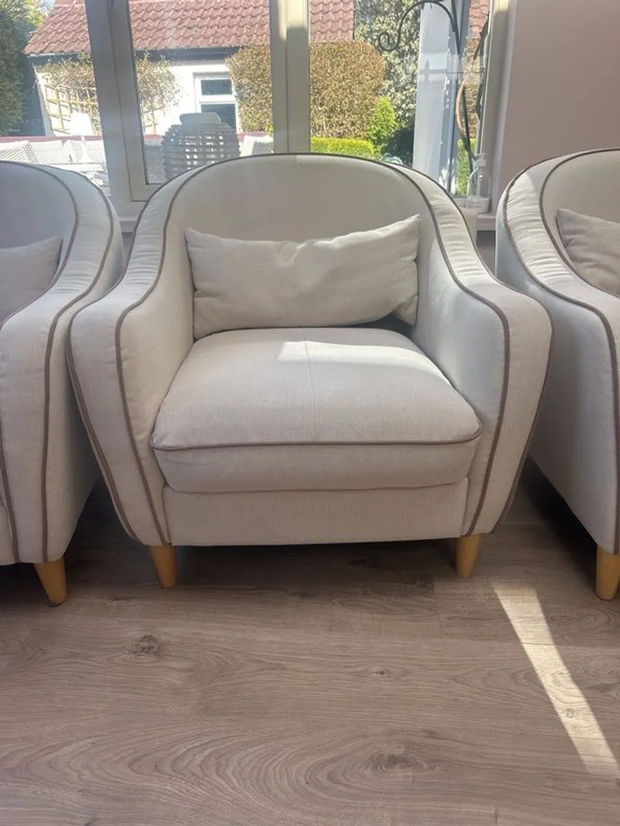 Bucket chairs - Image 2