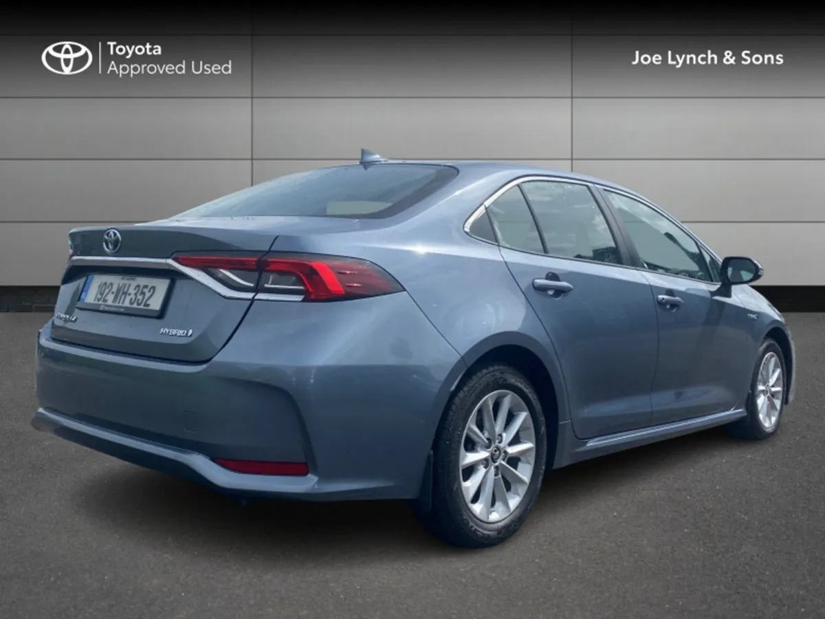 Toyota Corolla Corolla Hybrid Luna SAL - Image 2