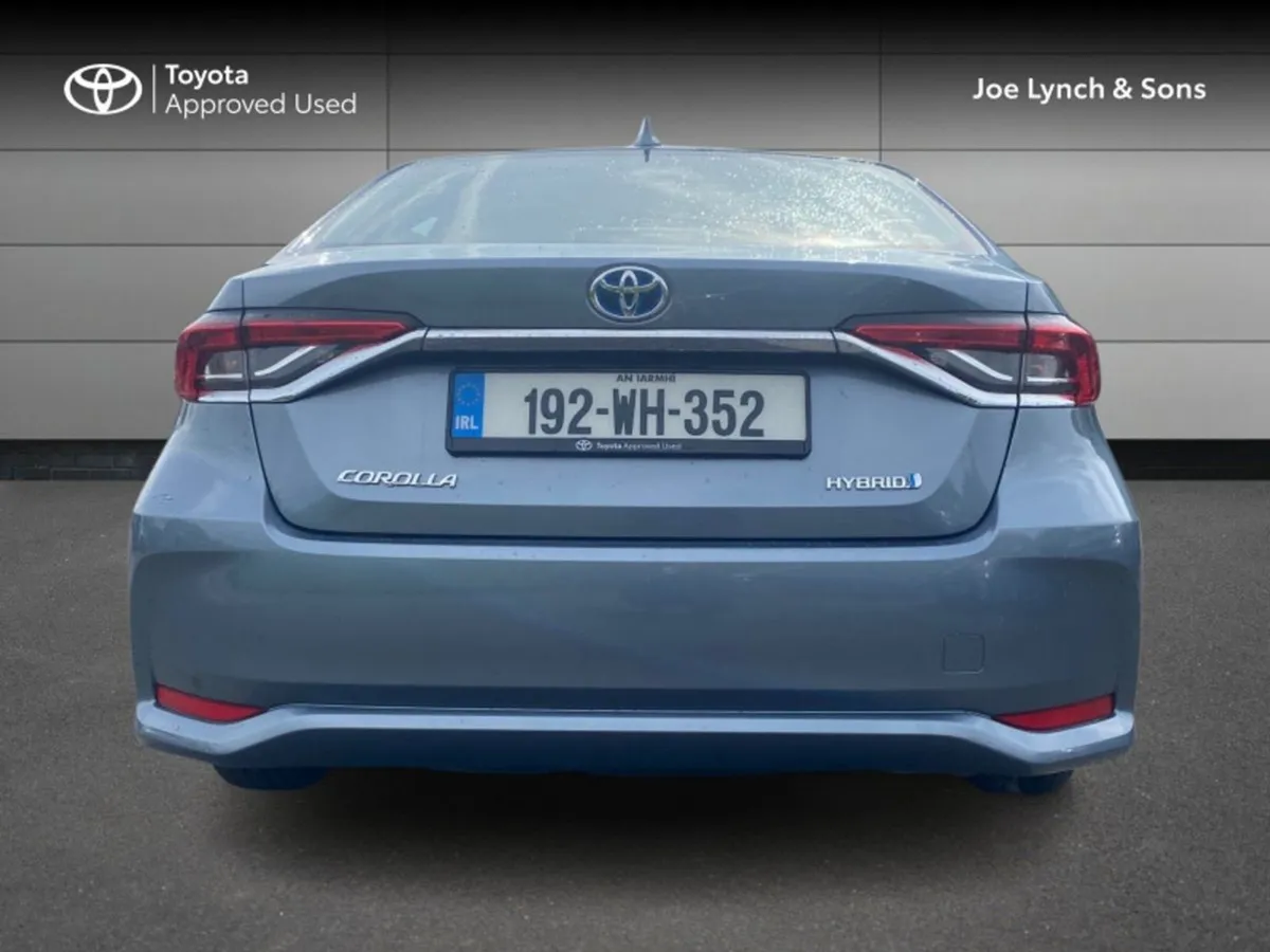 Toyota Corolla Corolla Hybrid Luna SAL - Image 4