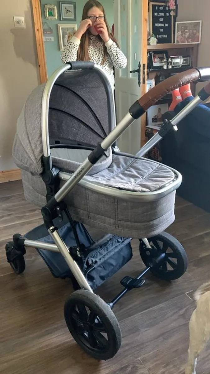 baylo vogue pram system - Image 1