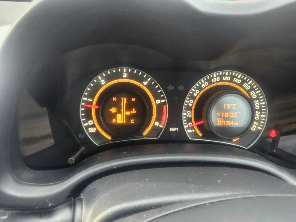 Toyota Corolla 2012 - Image 2