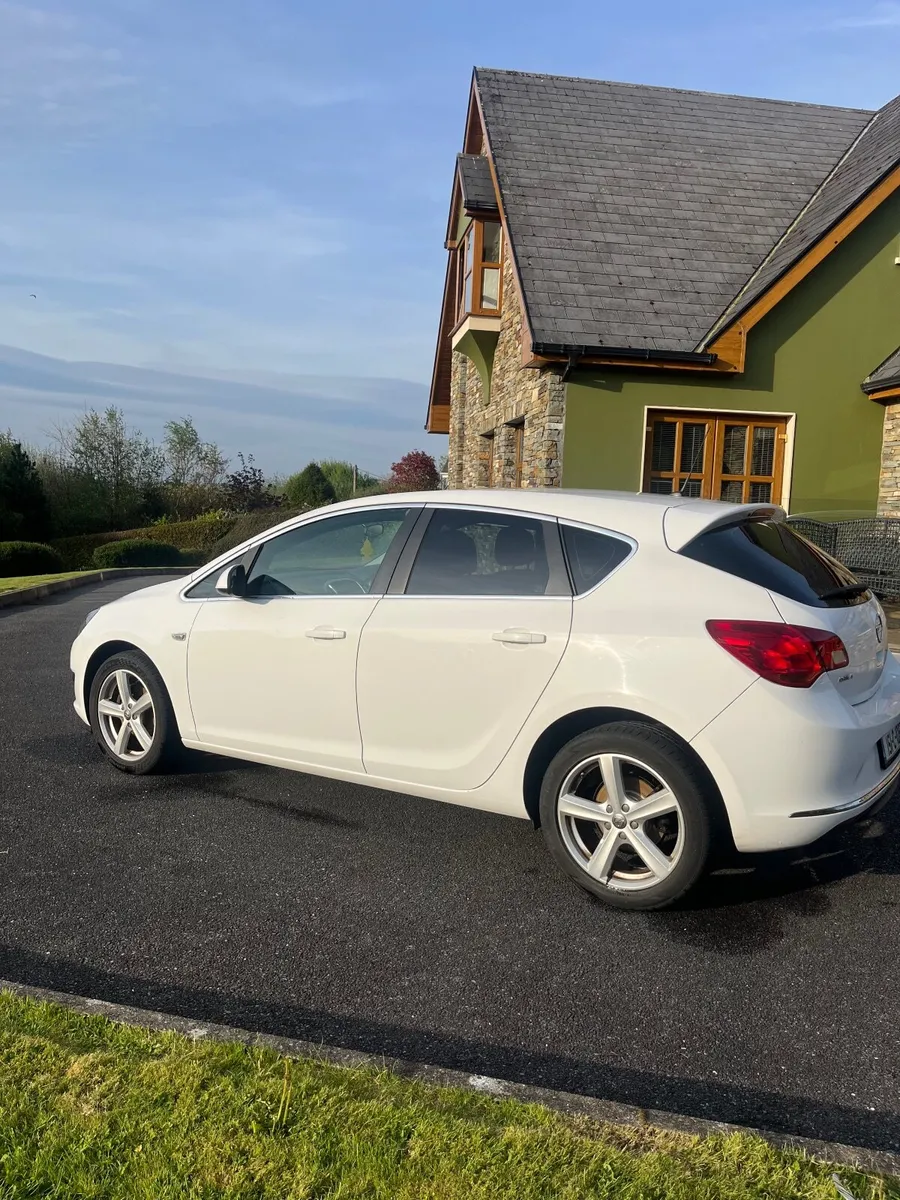 Opel Astra 2015 Excite 1.4L Petrol - Image 4