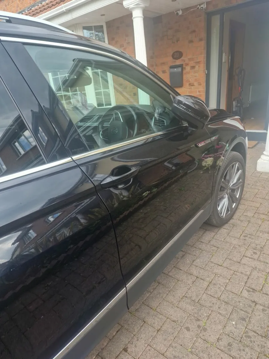 Volkswagen Tiguan 2022 - Image 2