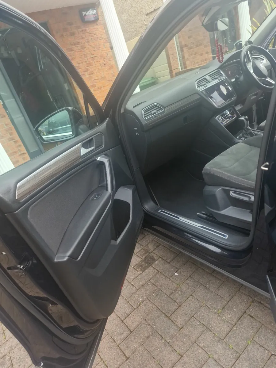 Volkswagen Tiguan 2022 - Image 4