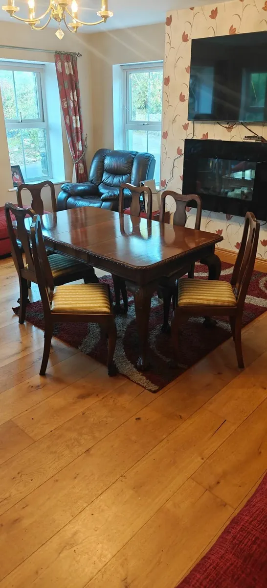Dining room table and 6 chairs (ornate) - Image 3