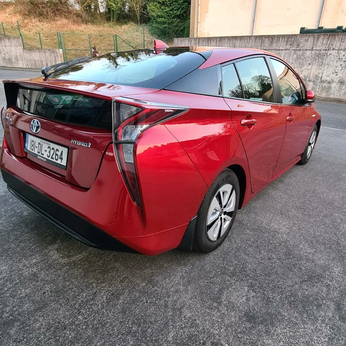 Toyota Prius 2018, excellent condition - Image 3