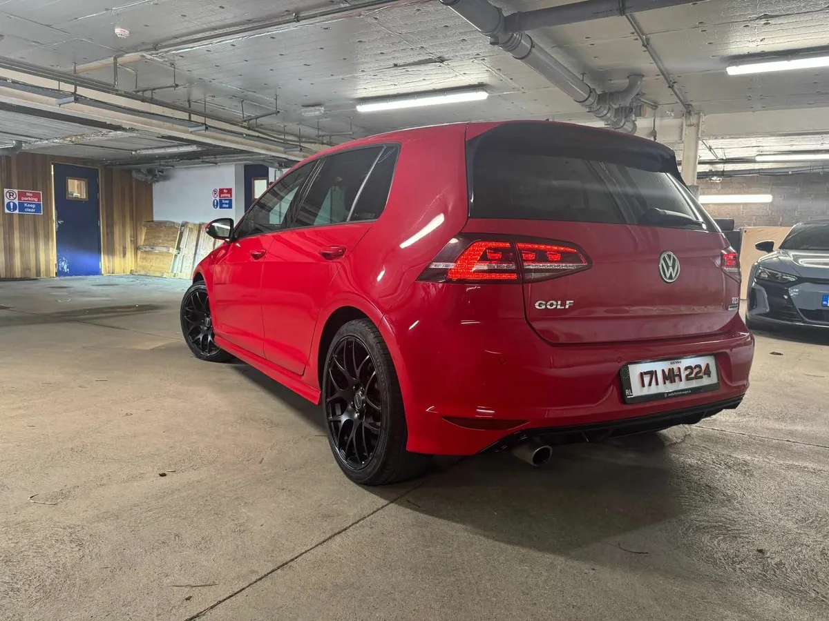 Volkswagen Golf 1.6 TDI R-Line - Image 4
