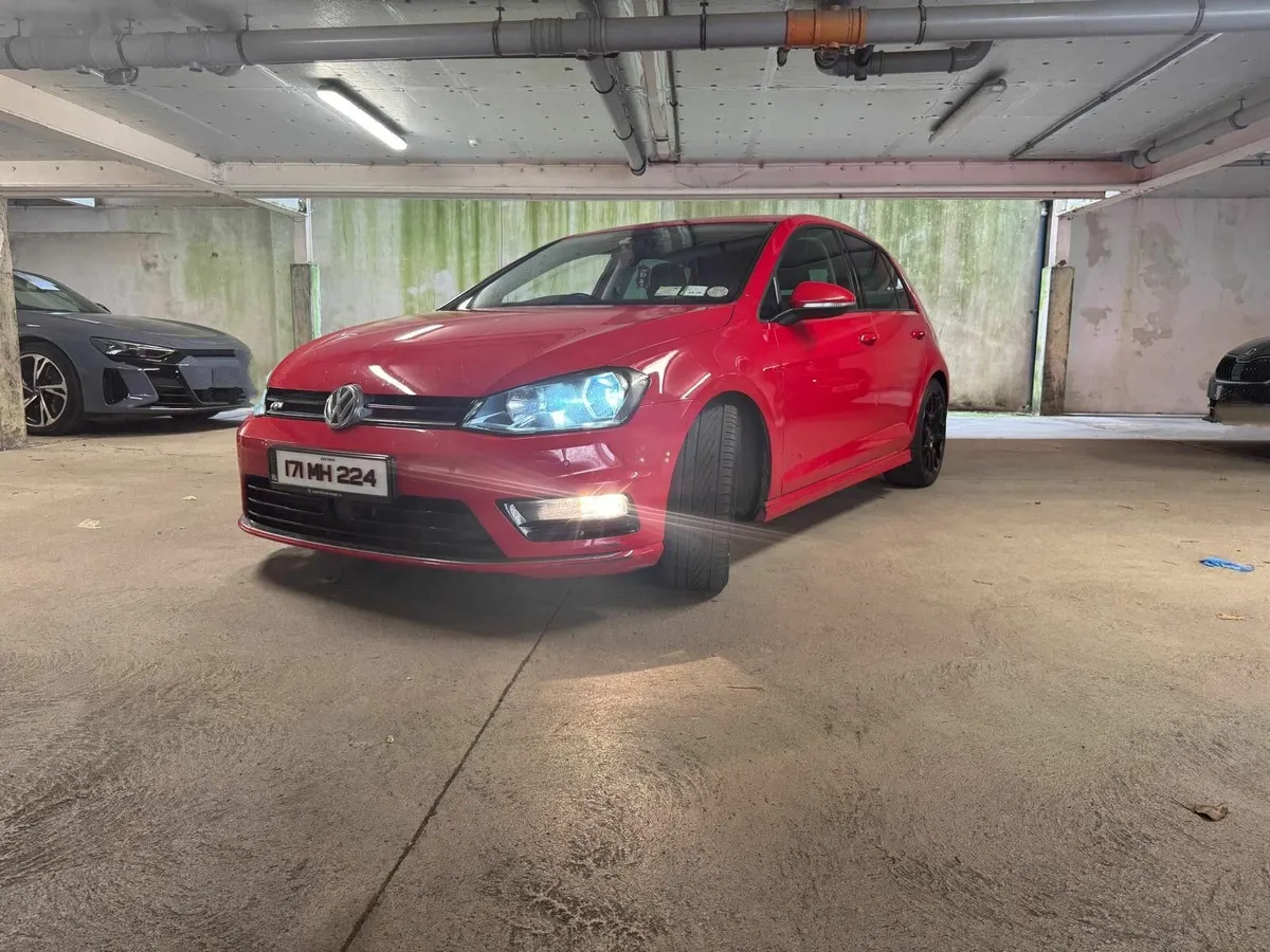 Volkswagen Golf 1.6 TDI R-Line - Image 1