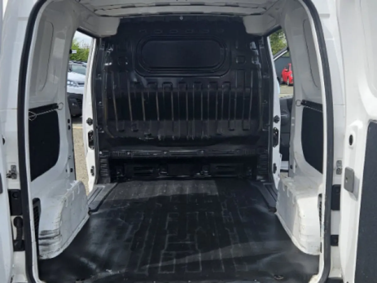 Nissan Vanette NV 200 Nv200 ESP 2DR - Image 2