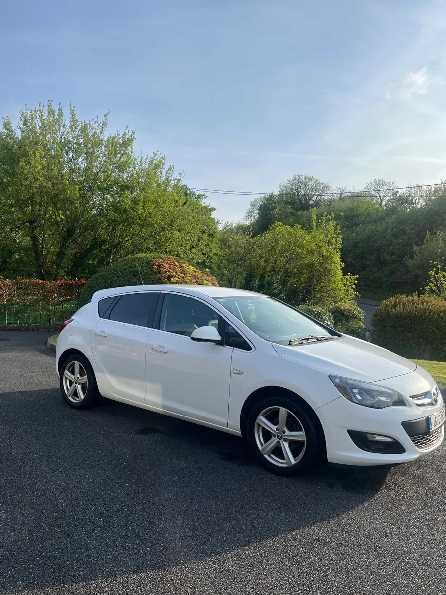 Opel Astra 2015 Excite 1.4L Petrol - Image 1