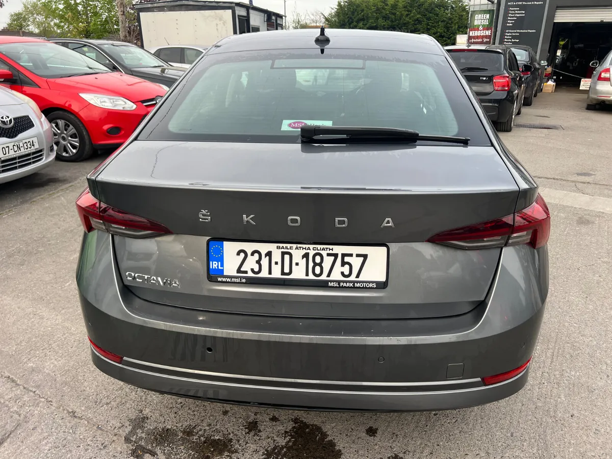 Skoda Octavia 2023 STY 2.0TDI 115HP DSG - Image 4