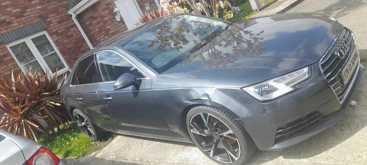 Audi A4 2017 - Image 2