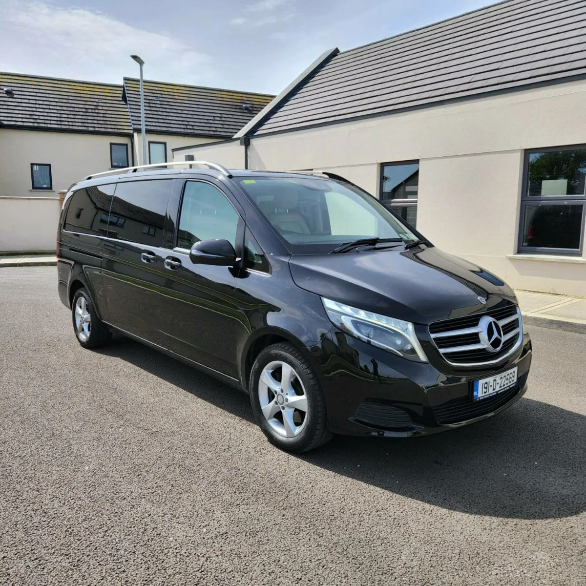 191 Mercedes V250 Viano €36750 - Image 1