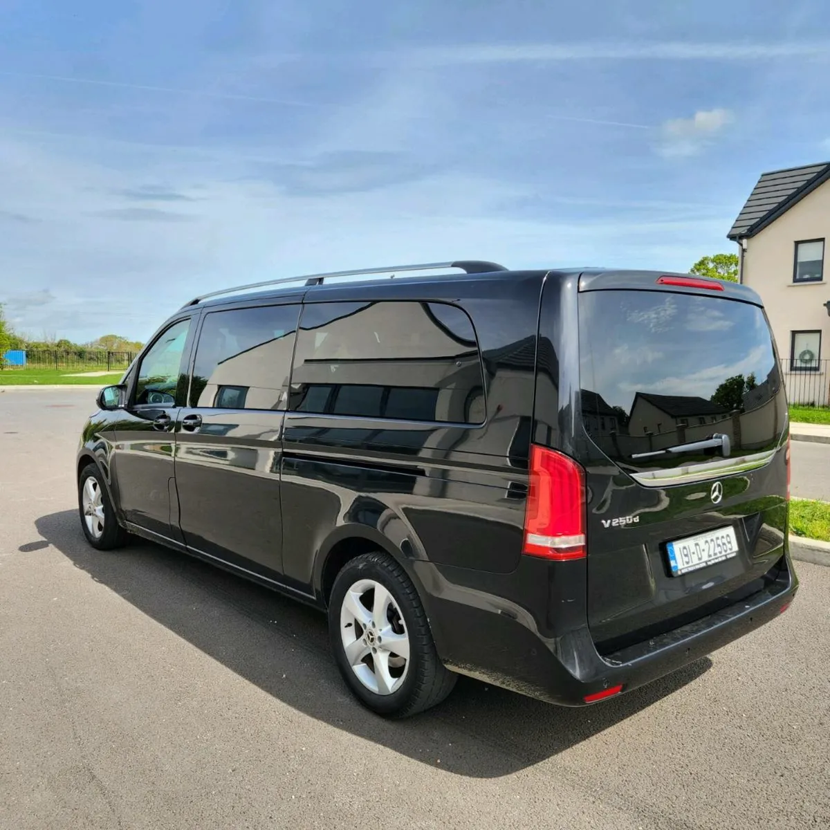 191 Mercedes V250 Viano €36750 - Image 4
