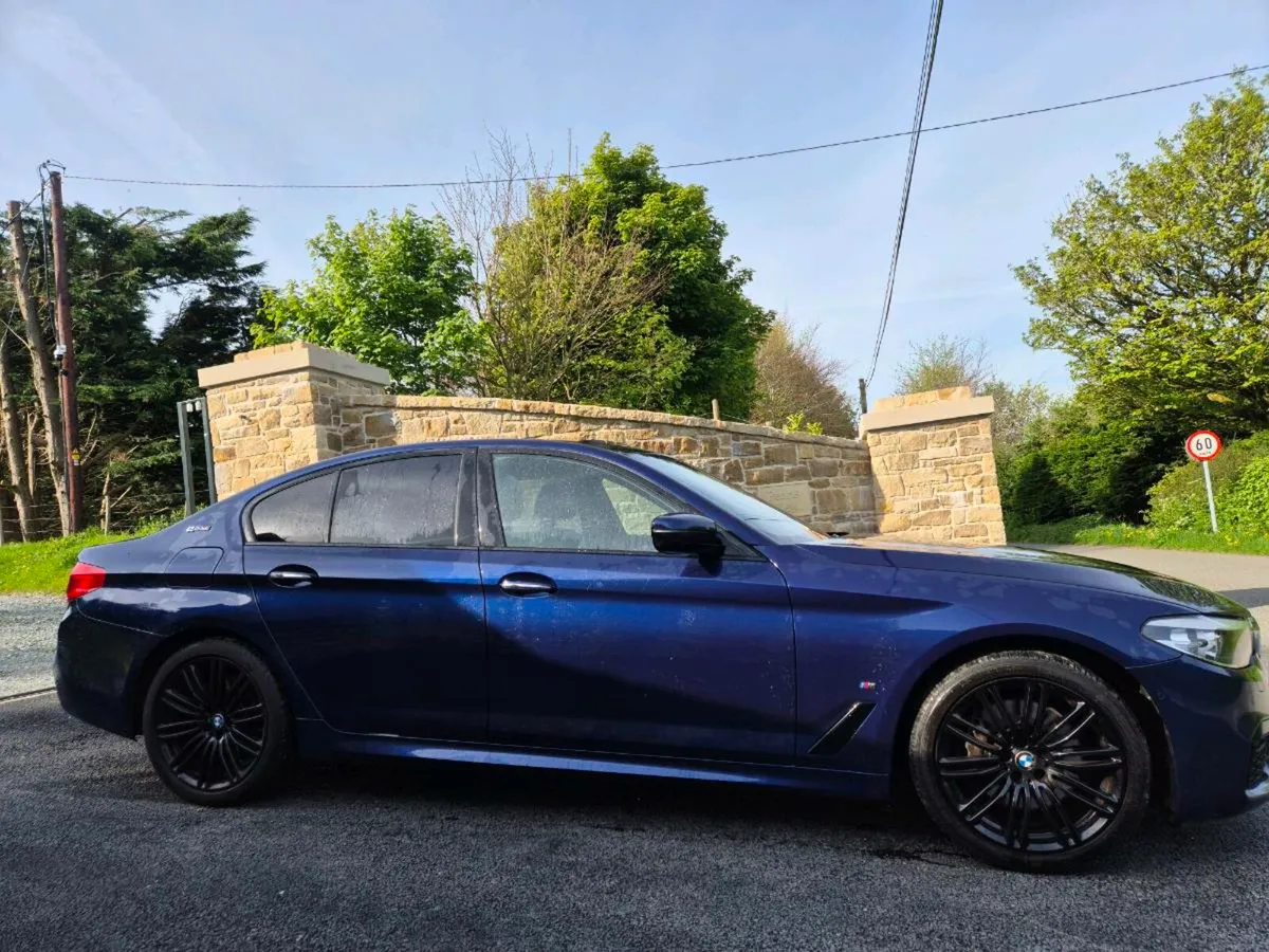 2018 BMW 530E MSPORT SUNROOF - Image 1