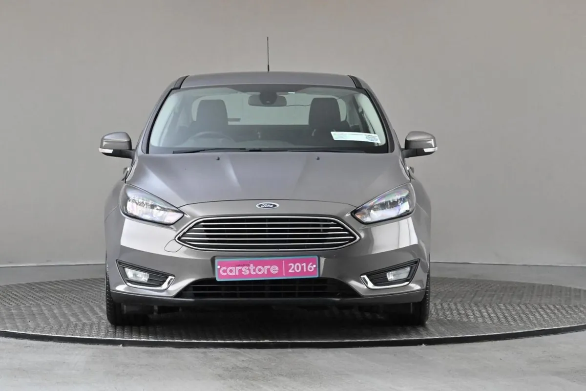 Ford Focus 1.5 Tdci 95bhp Titanium 4DR 6spd  reve - Image 2