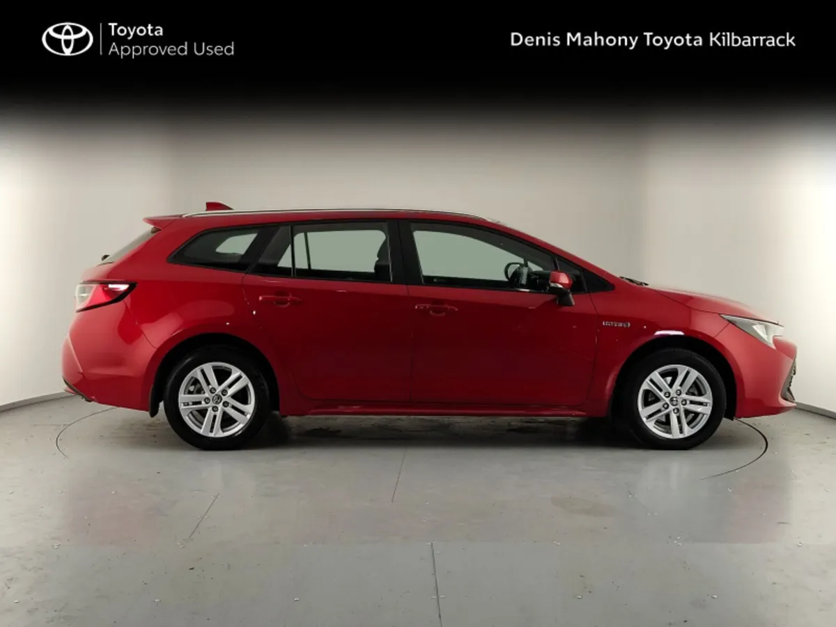 Toyota Corolla HYB 1.8 LUNA T TS 4DR AUTO - Image 3