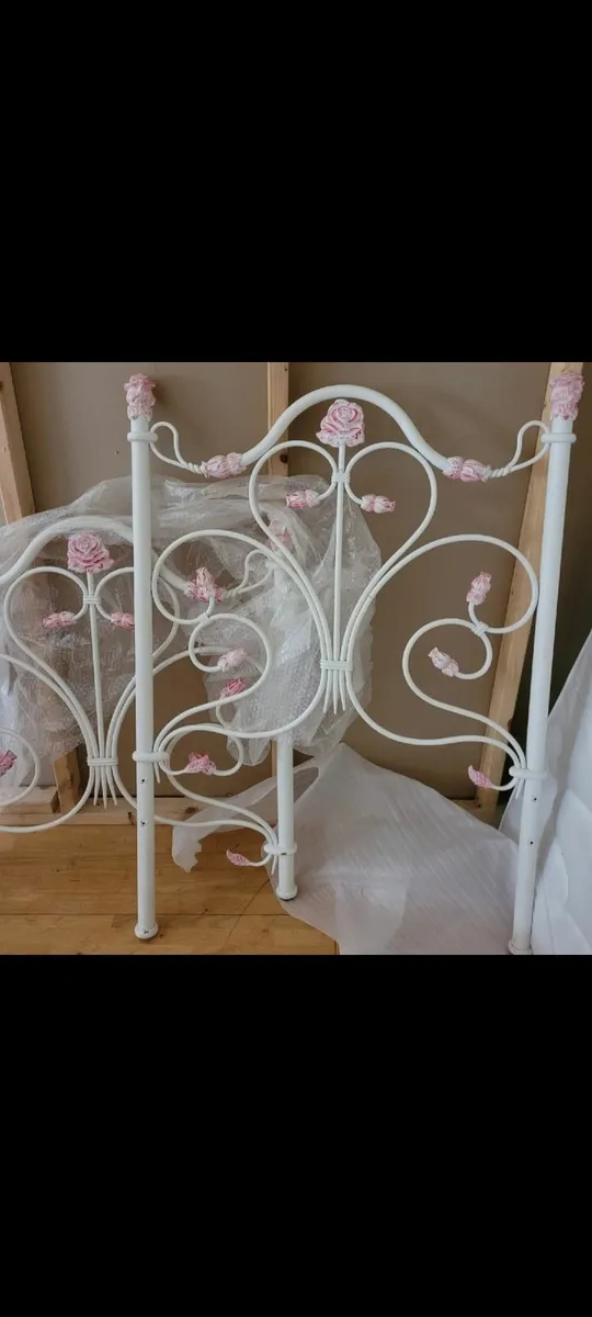 Single bed, No Mattress - Image 1