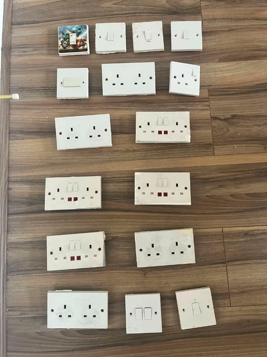 Sockets and Switches 16 of them - Image 2