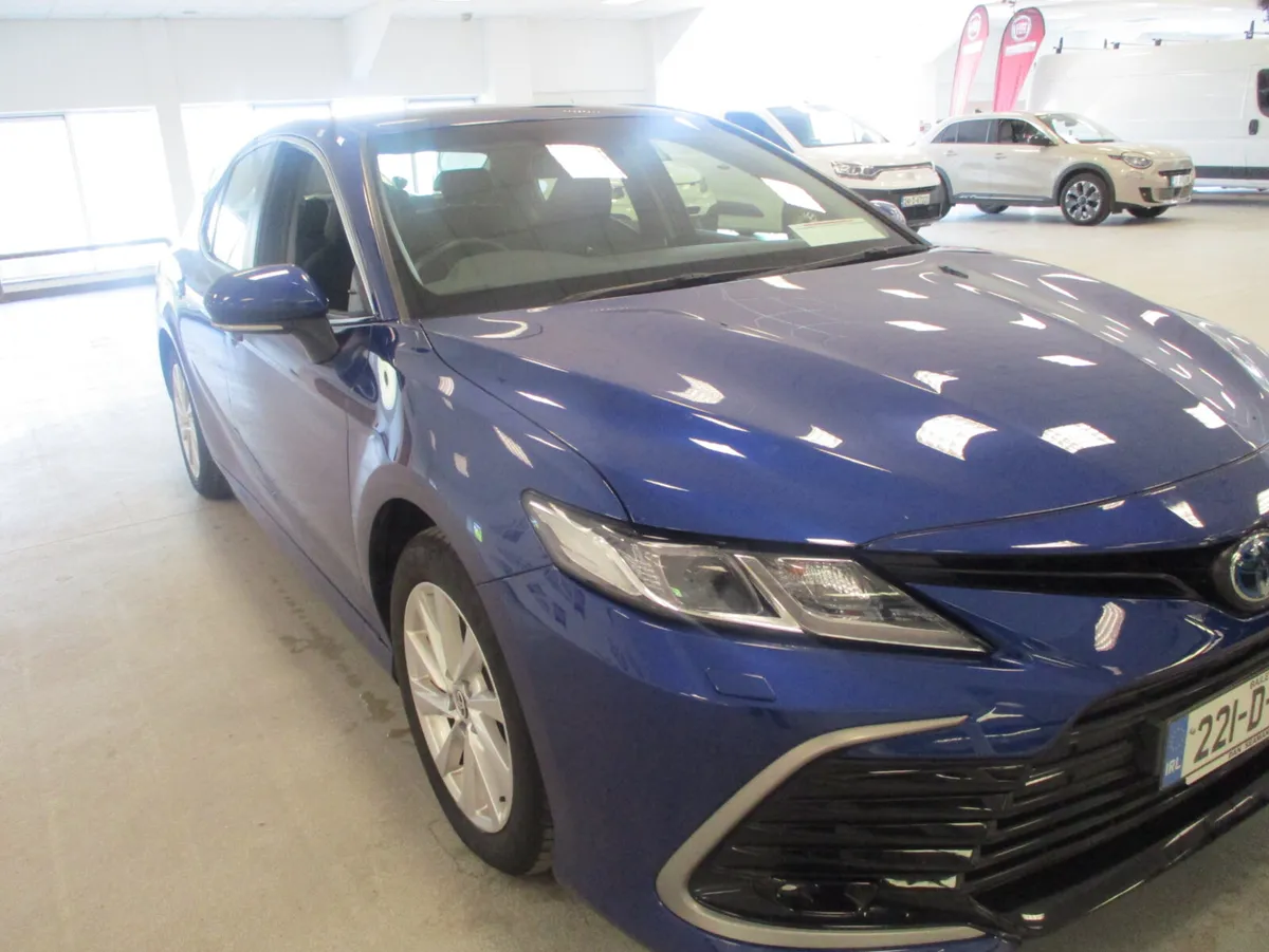 2022 Toyota Camry SOL HYBRID AUTO EVERY EXTRA - Image 3