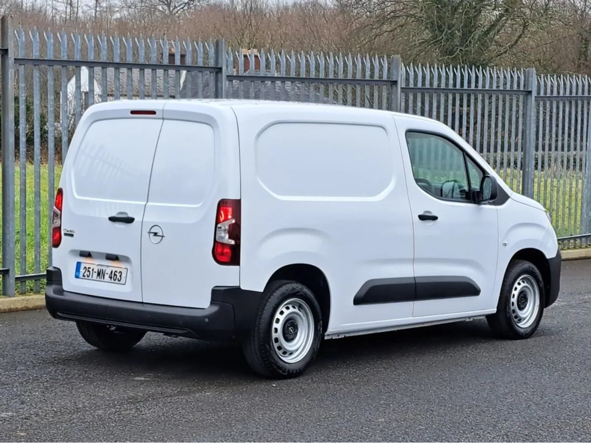 Opel Combo Komfort L1h1 1.5td 100BHP  plylined - Image 4