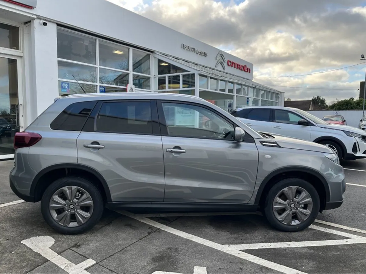 Suzuki Vitara 1.5 Full Hybrid Szt AGS - Image 2